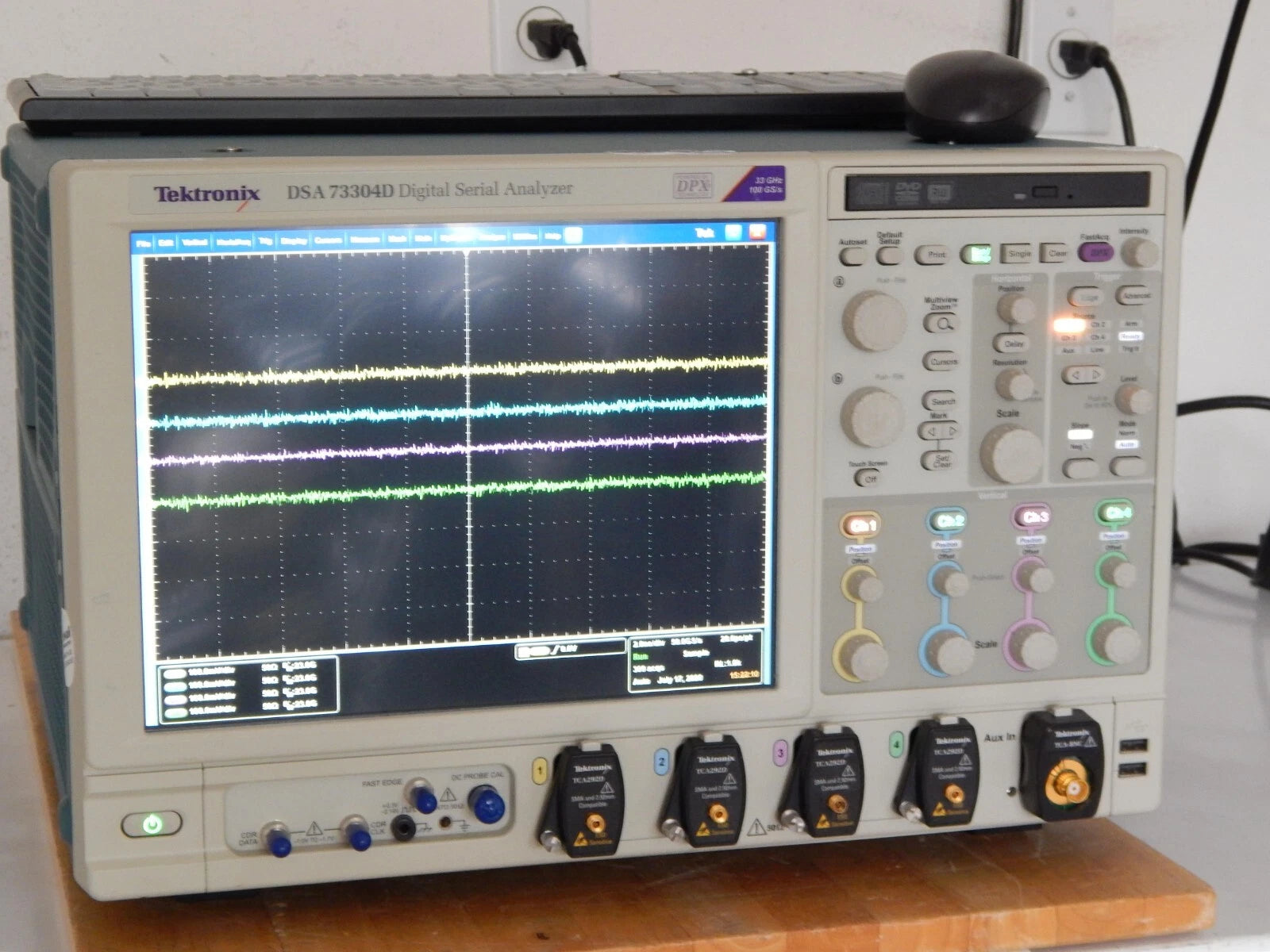 Tektronix DSA73304D 33GHz 100GS/s DSA oscilloscope WIN 10, NIST cal. w/ data Tektronix DSA73304D 33GHz 100GS/s DSA oscilloscope WIN 10, NIST cal. w/ data